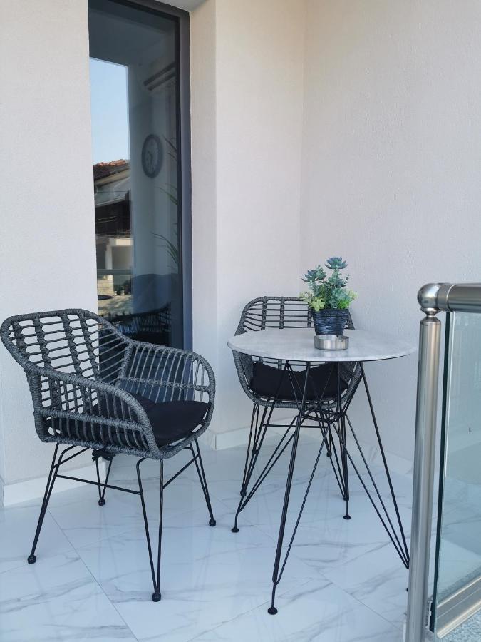 Armonia Luxury Suites Nea Vrasna Ngoại thất bức ảnh
